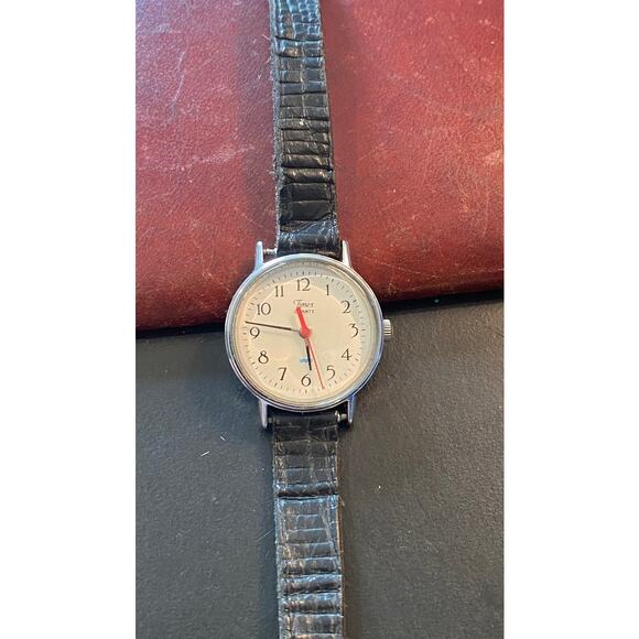 VTG Women's 23mm Silver Tone Timex Watch, Water Resistant - Picture 1 of 3